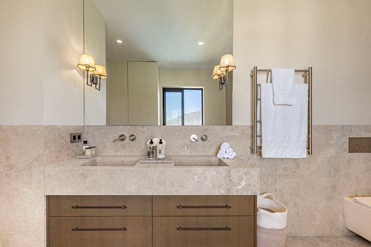 3 bedroom Penthouse for sale in La Quinta with pool garage - € 1,950,000 (Ref: 9976078)