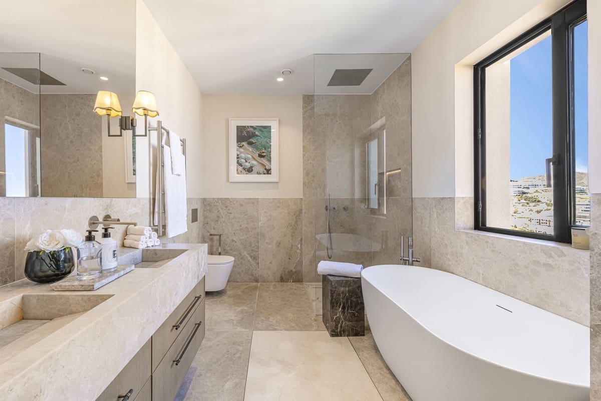 3 bedroom Penthouse for sale in La Quinta with pool garage - € 1,950,000 (Ref: 9976078)