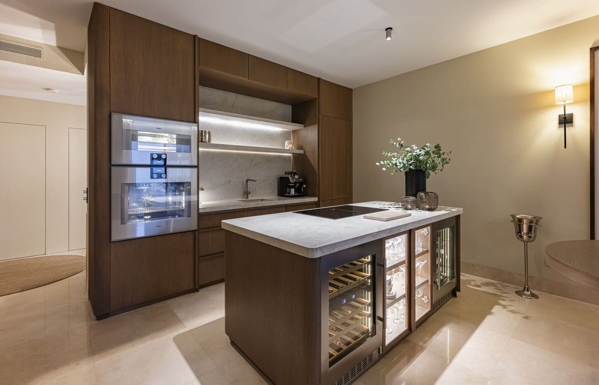 3 bedroom Penthouse for sale in La Quinta with pool garage - € 1,950,000 (Ref: 9976078)