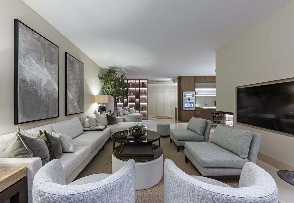 3 bedroom Penthouse for sale in La Quinta with pool garage - € 1,950,000 (Ref: 9976078)