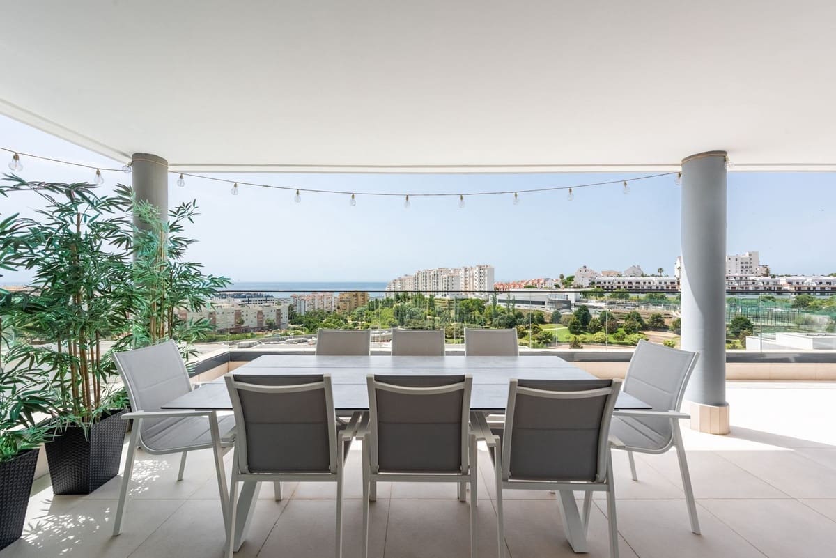 4 soverom Leilighet til salgs i Estepona med svømmebasseng garasje - € 1 150 000 (Ref: 9976079)