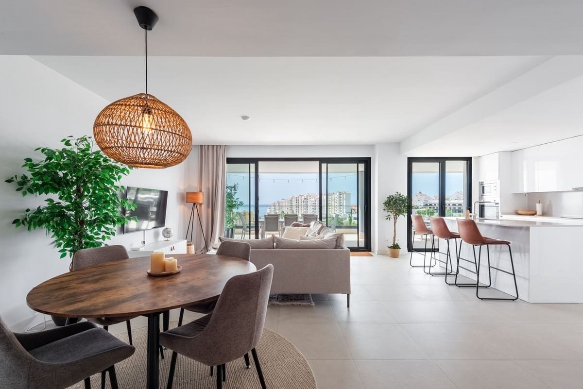 4 soverom Leilighet til salgs i Estepona med svømmebasseng garasje - € 1 150 000 (Ref: 9976079)