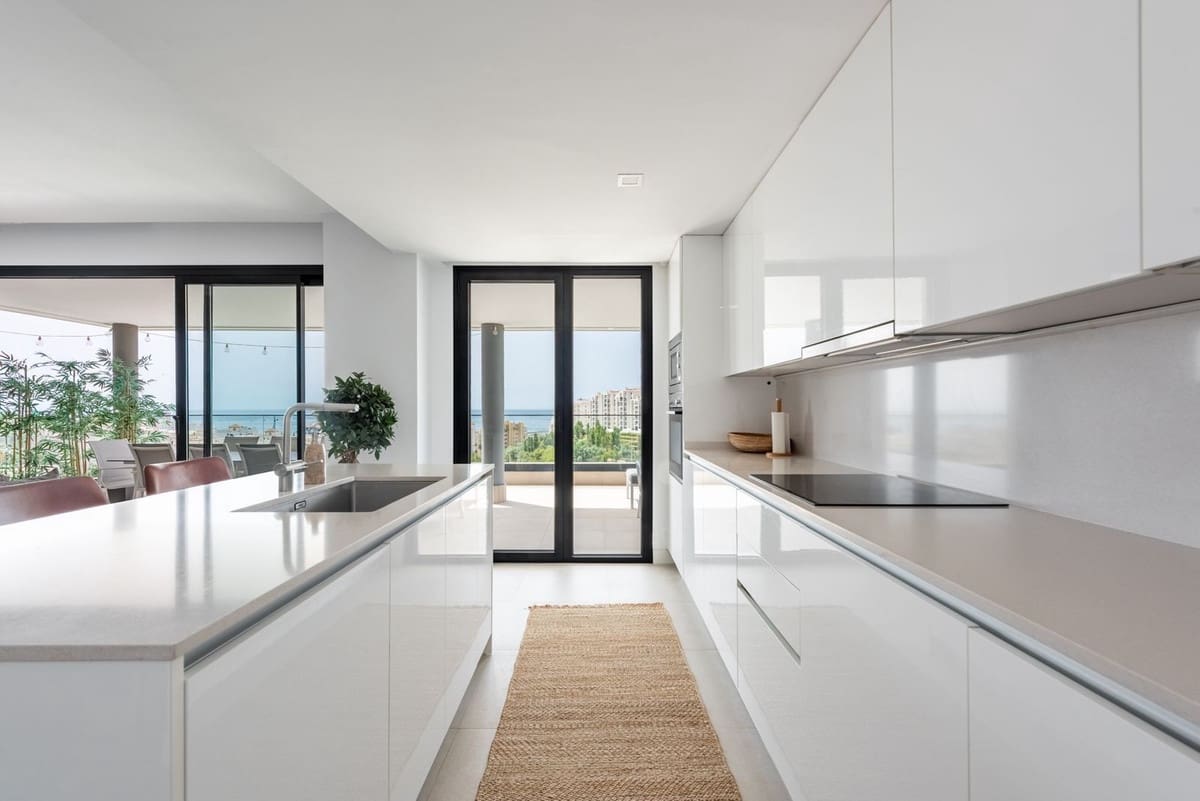 4 soverom Leilighet til salgs i Estepona med svømmebasseng garasje - € 1 150 000 (Ref: 9976079)