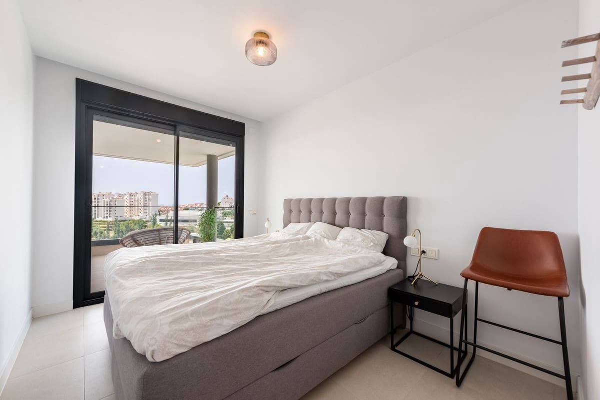 4 soverom Leilighet til salgs i Estepona med svømmebasseng garasje - € 1 150 000 (Ref: 9976079)