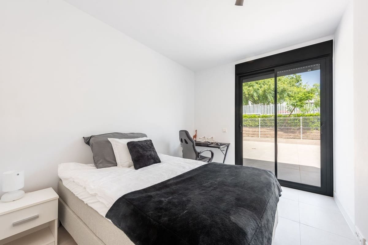 4 soverom Leilighet til salgs i Estepona med svømmebasseng garasje - € 1 150 000 (Ref: 9976079)