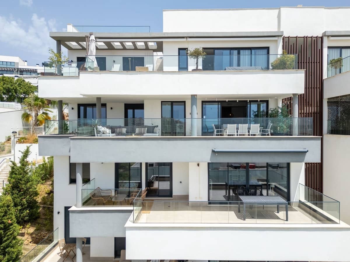 4 soverom Leilighet til salgs i Estepona med svømmebasseng garasje - € 1 150 000 (Ref: 9976079)