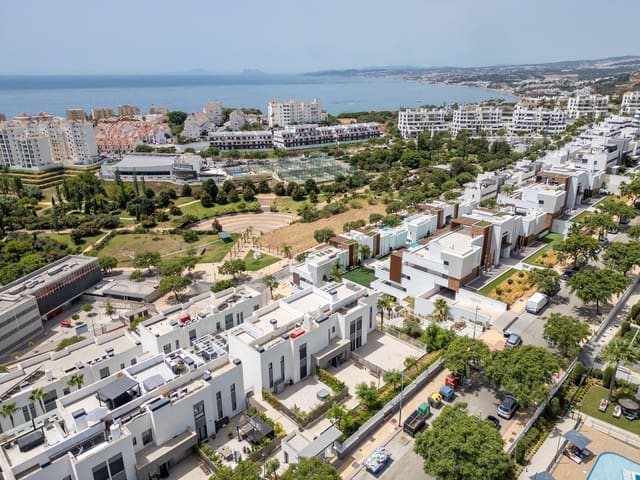 4 soverom Leilighet til salgs i Estepona med svømmebasseng garasje - € 1 150 000 (Ref: 9976079)