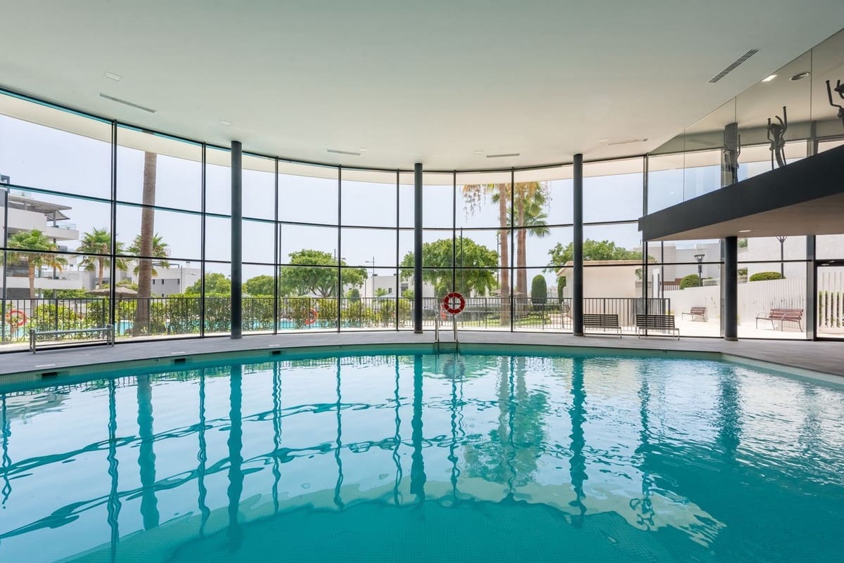 4 soverom Leilighet til salgs i Estepona med svømmebasseng garasje - € 1 150 000 (Ref: 9976079)