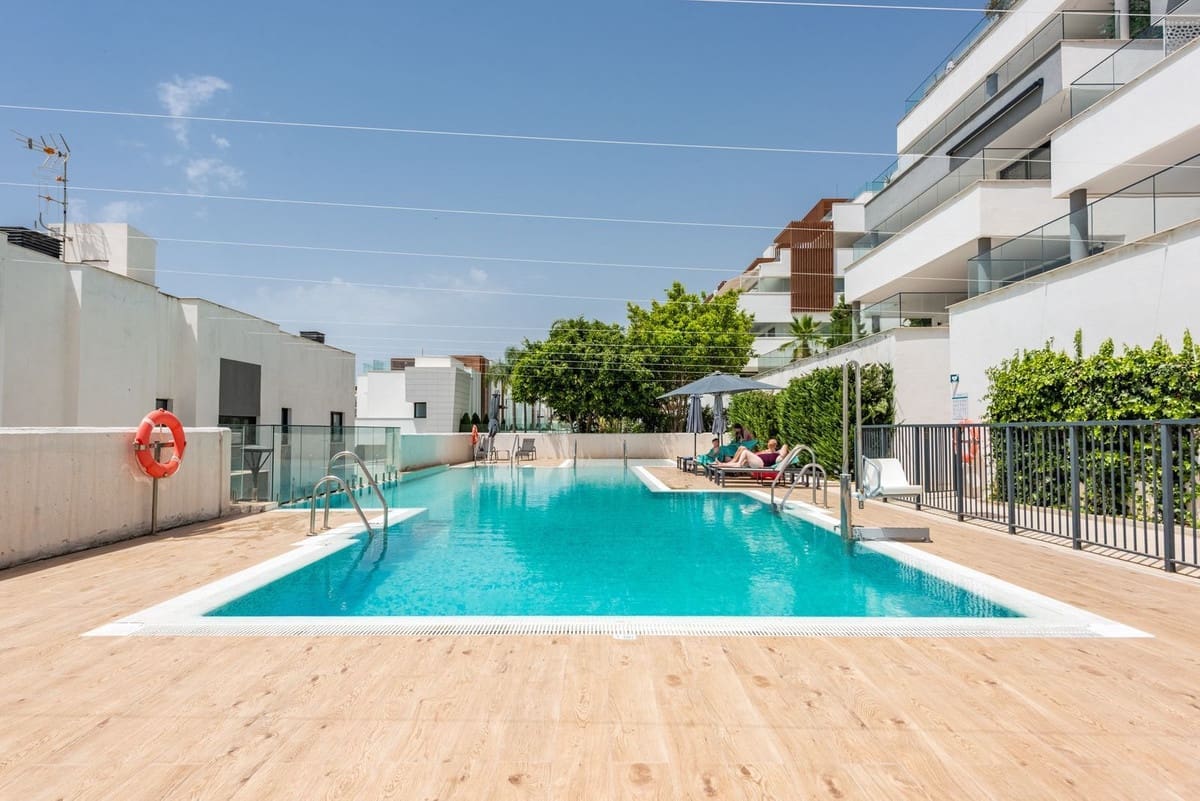 4 soverom Leilighet til salgs i Estepona med svømmebasseng garasje - € 1 150 000 (Ref: 9976079)
