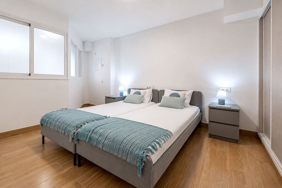 Apartamento de 5 habitaciones en Estepona en venta con piscina - 750.000 € (Ref: 9987107)