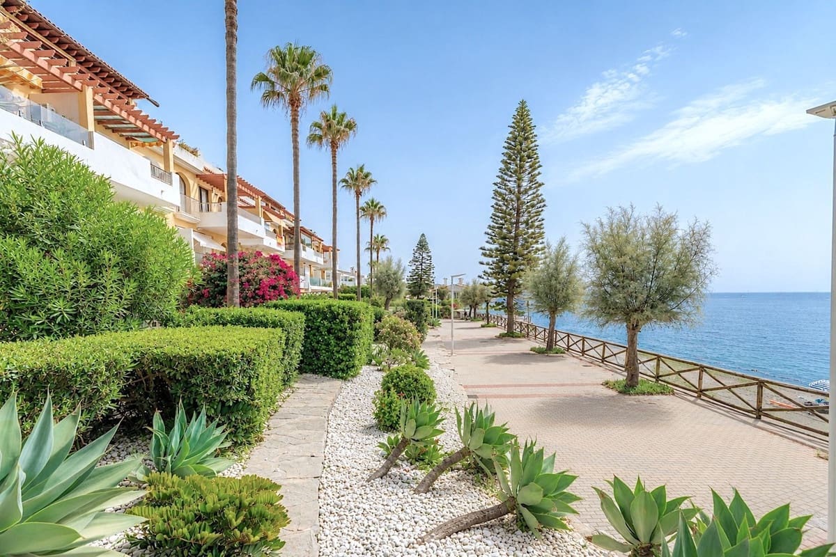 Apartamento de 5 habitaciones en Estepona en venta con piscina - 750.000 € (Ref: 9987107)