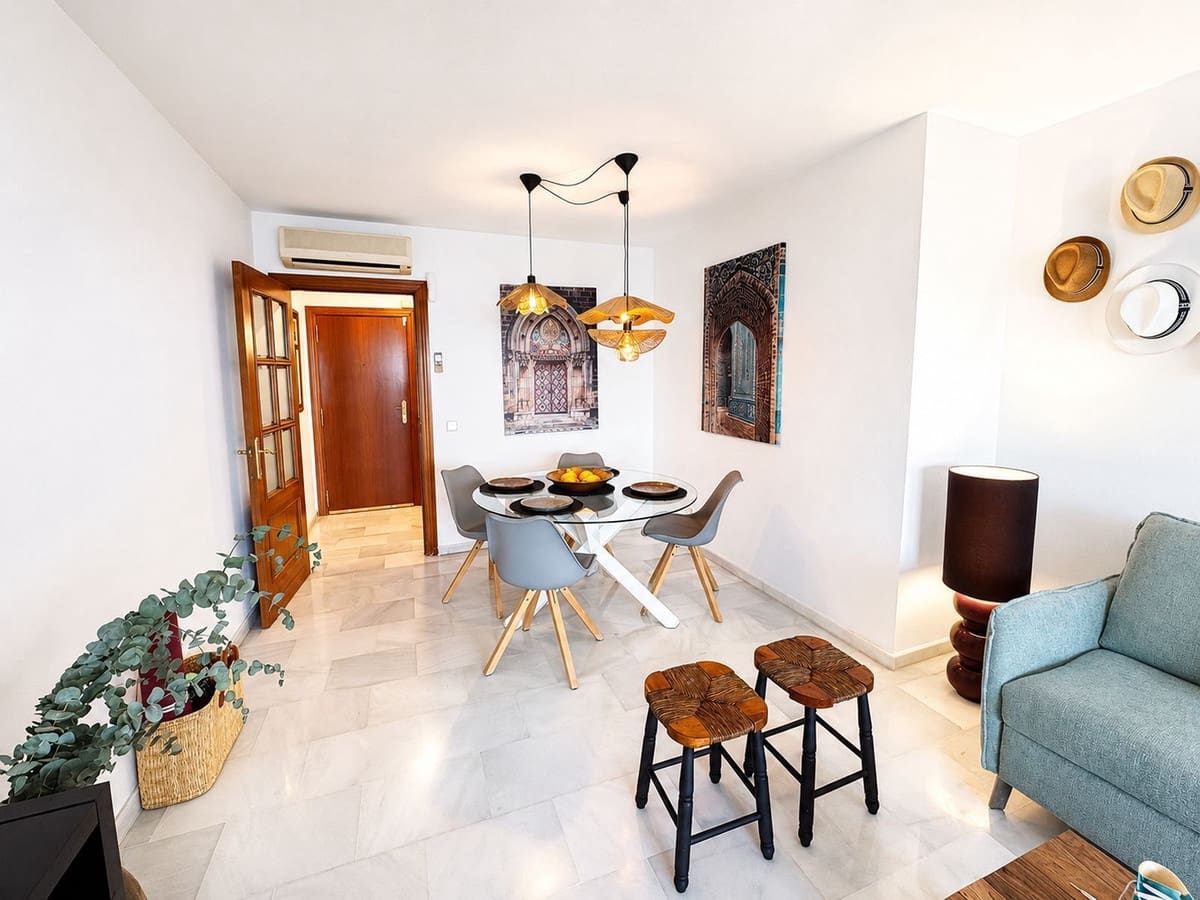 2 soverom Leilighet til salgs i Mijas Costa med svømmebasseng - € 570 000 (Ref: 9987108)