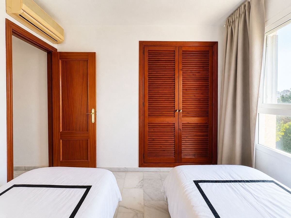 2 soverom Leilighet til salgs i Mijas Costa med svømmebasseng - € 570 000 (Ref: 9987108)