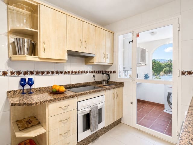 2 soverom Leilighet til salgs i Mijas Costa, Mijas med svømmebasseng - € 570 000 (Ref: 9987108)