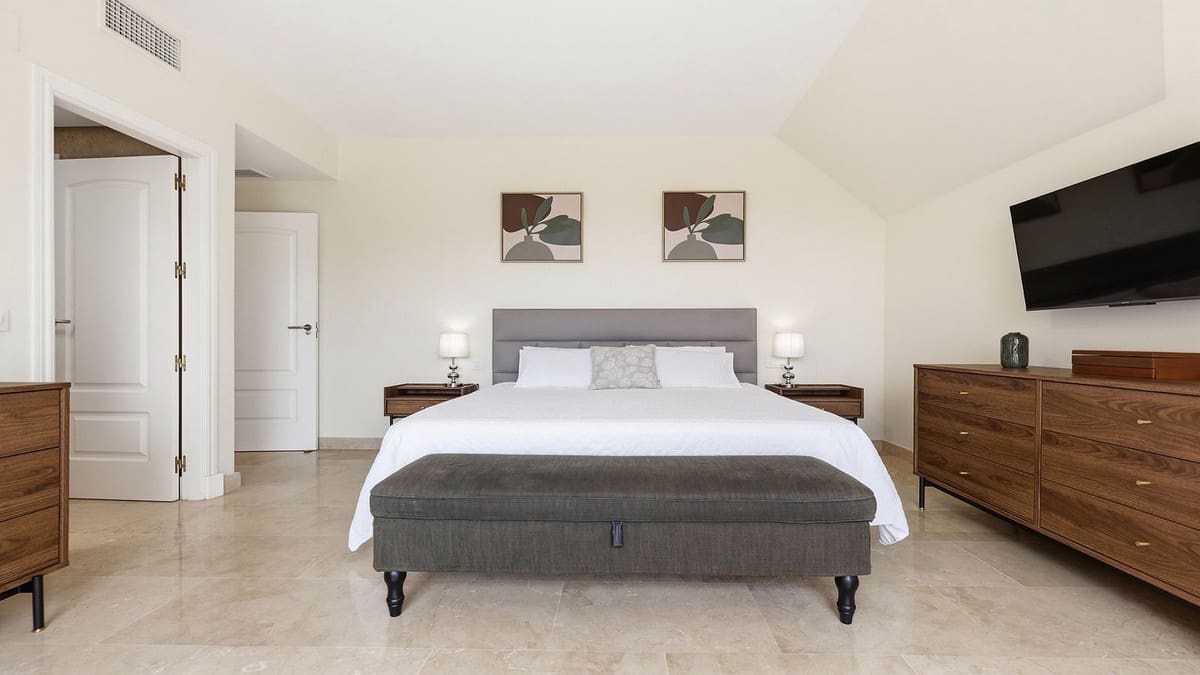 3 Zimmer Penthouse zu verkaufen in La Duquesa / Puerto de la Duquesa mit Pool Garage - 495.000 € (Ref: 9987109)