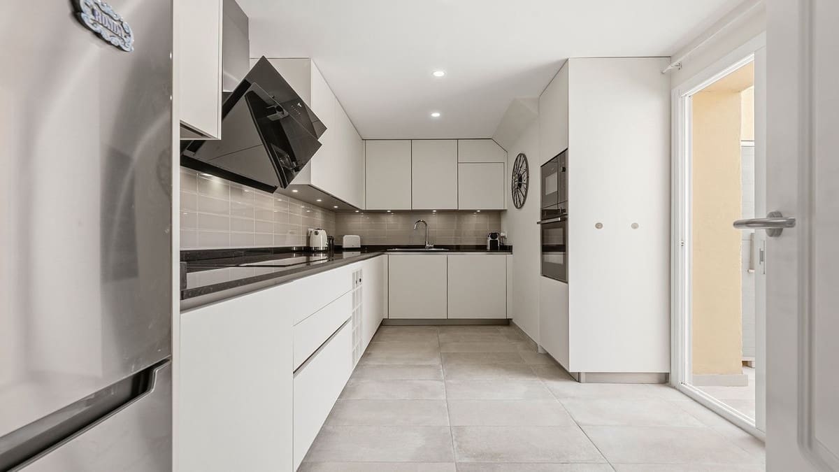 3 Zimmer Penthouse zu verkaufen in La Duquesa / Puerto de la Duquesa mit Pool Garage - 495.000 € (Ref: 9987109)