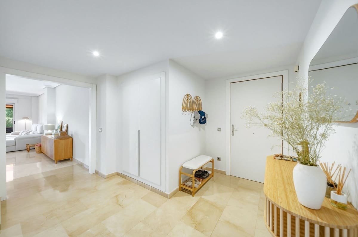 2 Zimmer Apartment zu verkaufen in Bahia de Casares mit Pool Garage - 439.000 € (Ref: 9996339)