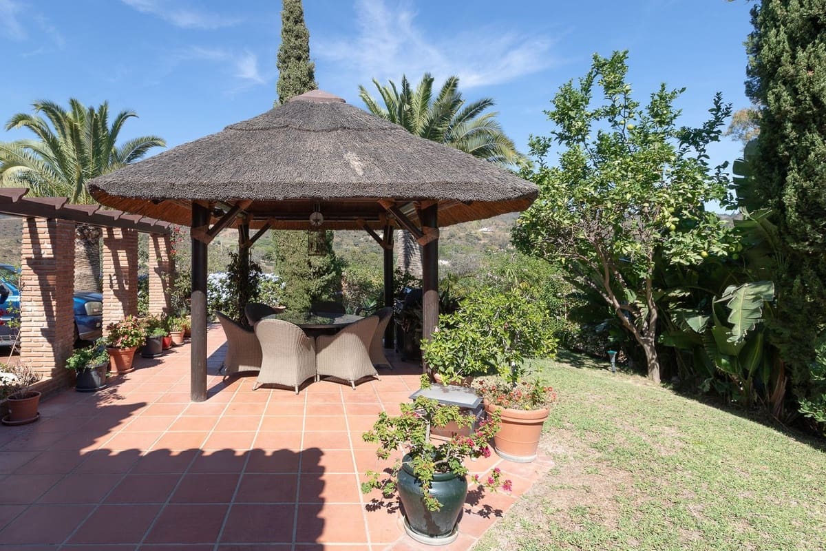 5 slaapkamer Villa te koop in Elviria met zwembad garage - € 2.068.000 (Ref: 9997915)