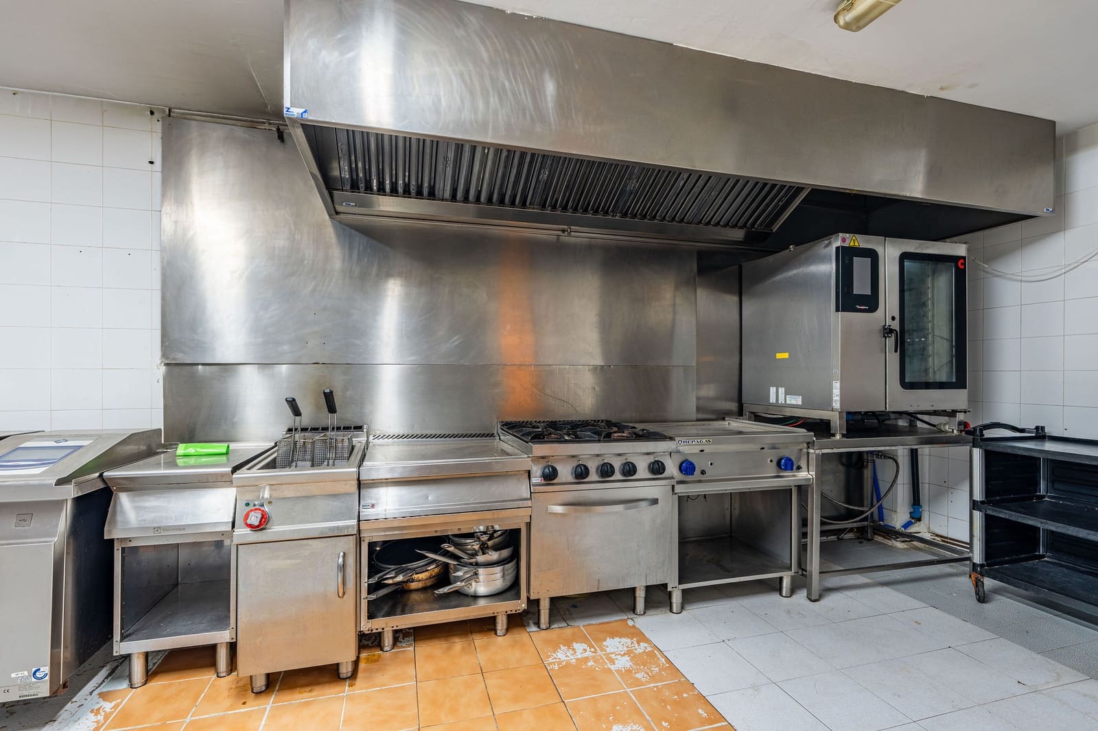 Restaurant/Bar for rent in Cala Ratjada - € 35,000 (Ref: 10140124)