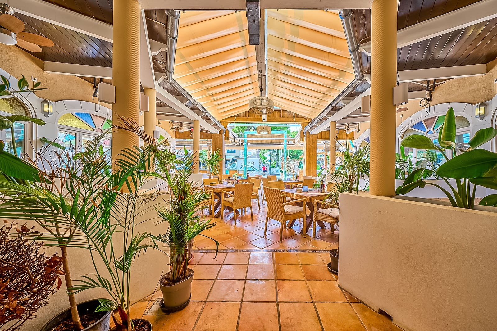 Restaurant/Bar for rent in Cala Ratjada - € 35,000 (Ref: 10140124)