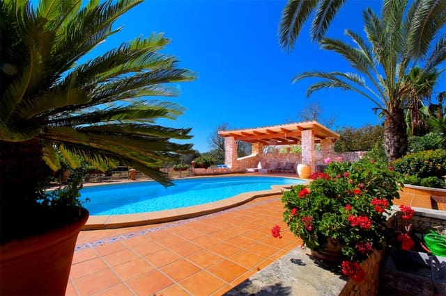 4 slaapkamer Rijtjeshuis te koop in Santa Margalida - € 980.000 (Ref: 4077737)