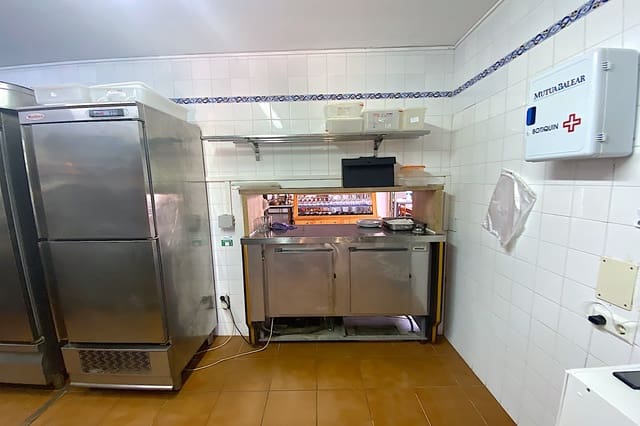 Restaurant/Bar til salg i Cala Ratjada, Capdepera - € 395.000 (Ref: 6902515)