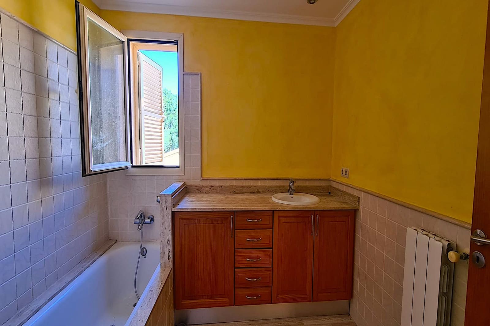 3 makuuhuone Huvila myytävänä paikassa Cala Mesquida mukana uima-altaan 
autotalli - 950 000 € (Ref: 6927938)