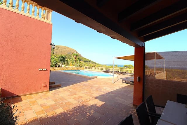 7 soveværelse Finca/Landehus til salg i Artà med swimmingpool garage - € 5.000.000 (Ref: 8510431)