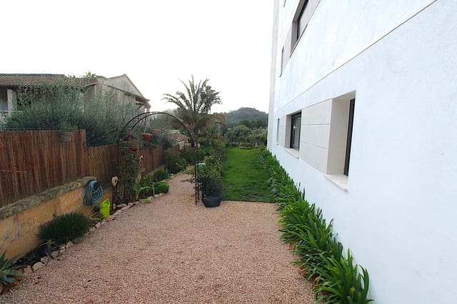 3 slaapkamer Appartement te koop in Font de Sa Cala / Font de La Cala, Capdepera met zwembad garage - € 825.000 (Ref: 8837118)