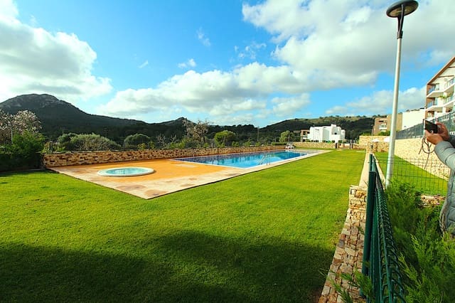 3 slaapkamer Appartement te koop in Font de Sa Cala / Font de La Cala, Capdepera met zwembad garage - € 825.000 (Ref: 8837118)
