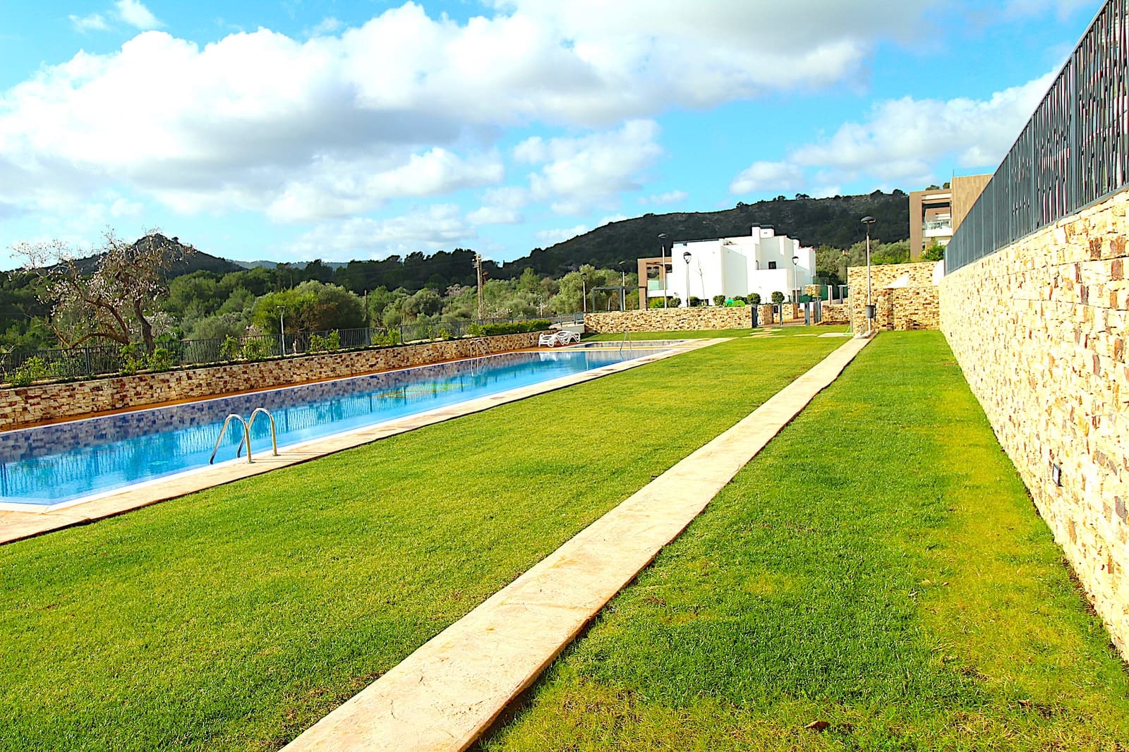 3 soveværelse Lejlighed til salg i Font de Sa Cala / Font de La Cala med swimmingpool garage - € 825.000 (Ref: 8837118)