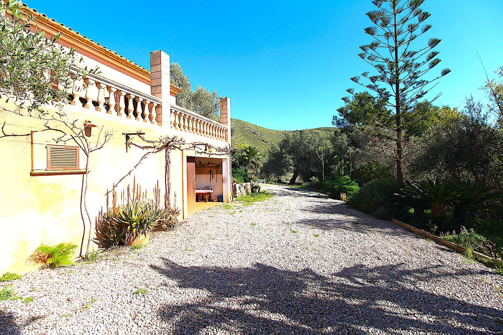 3 bedroom Finca/Country House for sale in Capdepera with garage - € 849,000 (Ref: 9733864)