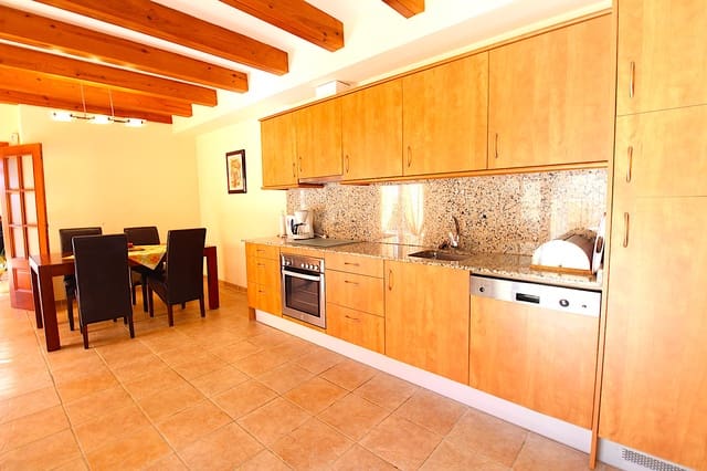3 soveværelse Villa til salg i Cala Ratjada, Capdepera med swimmingpool garage - € 1.400.000 (Ref: 9843863)