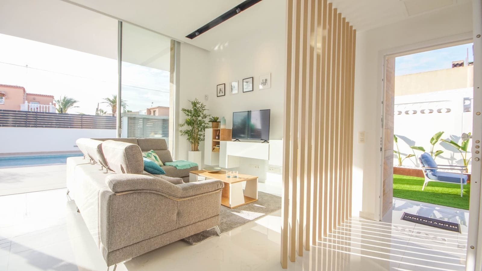 3 chambre Villa/Maison à vendre à Torrevieja avec piscine garage - 699 000 € (Ref: 6598898)