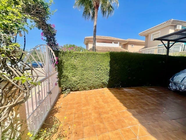 Chalet de 3 habitaciones en Playa Flamenca en venta con piscina garaje - 314.000 € (Ref: 9210348)