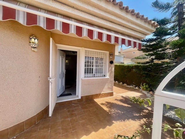 Chalet de 3 habitaciones en Playa Flamenca en venta con piscina garaje - 314.000 € (Ref: 9210348)
