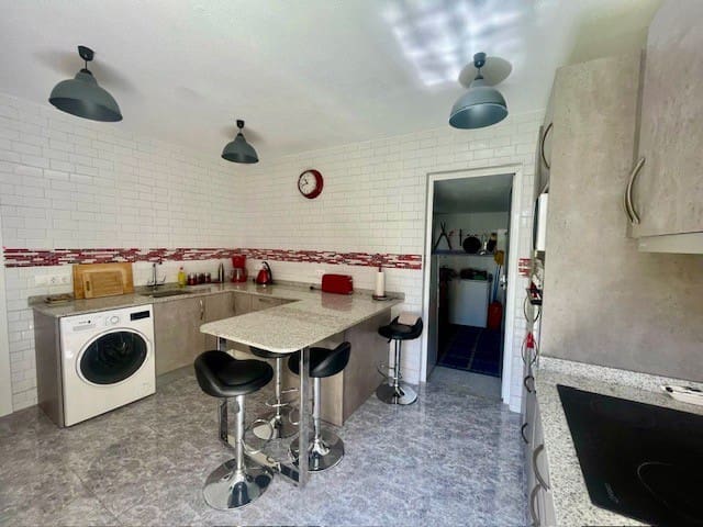 Chalet de 3 habitaciones en Playa Flamenca, Orihuela en venta con piscina garaje - 314.000 € (Ref: 9210348)