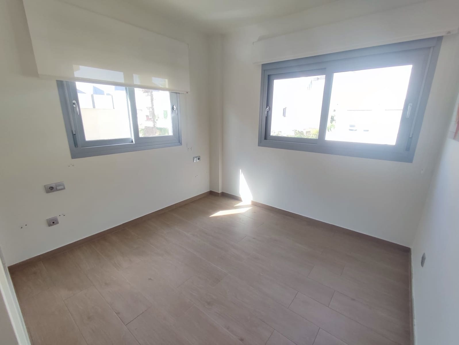 2 slaapkamer Bungalow te koop in Torrevieja met zwembad garage - € 280.000 (Ref: 9210351)