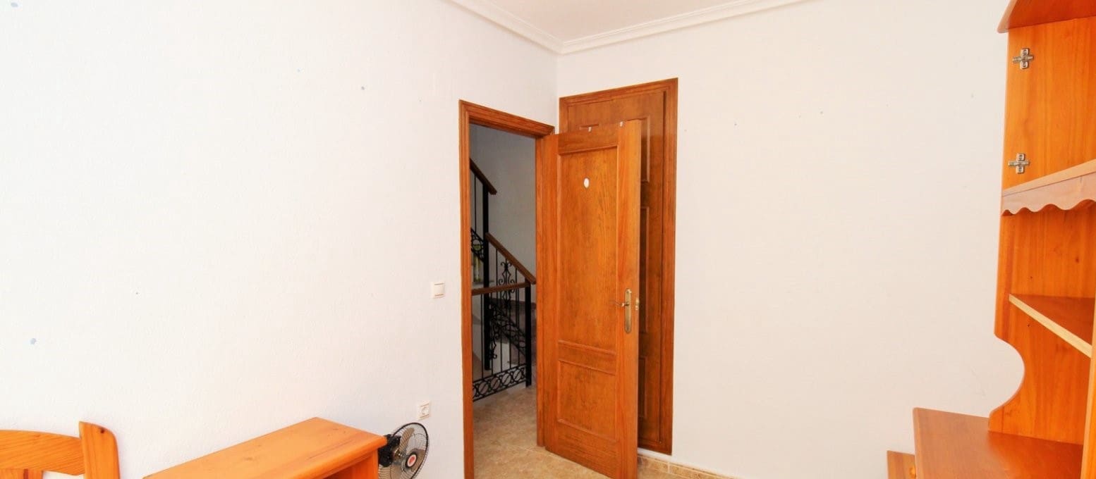 3 soveværelse Villa til salg i Playa Flamenca med swimmingpool garage - € 164.900 (Ref: 9210482)