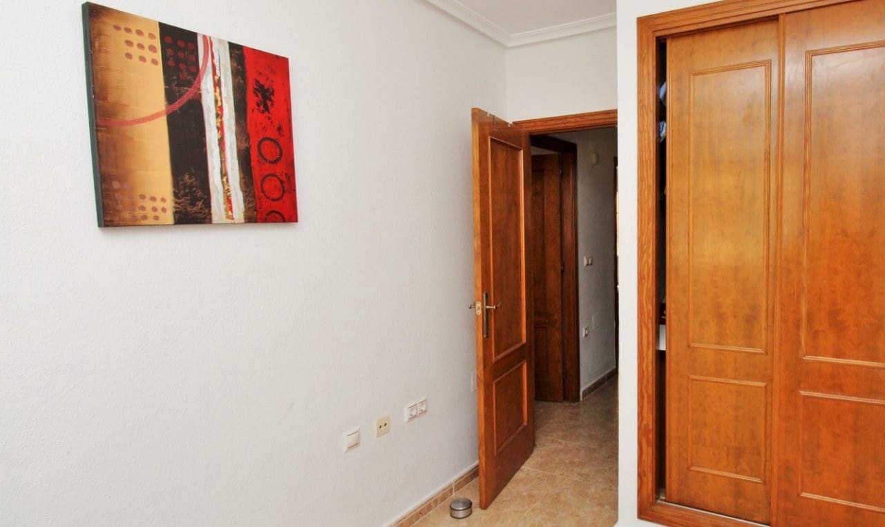 3 soveværelse Villa til salg i Playa Flamenca med swimmingpool garage - € 164.900 (Ref: 9210482)