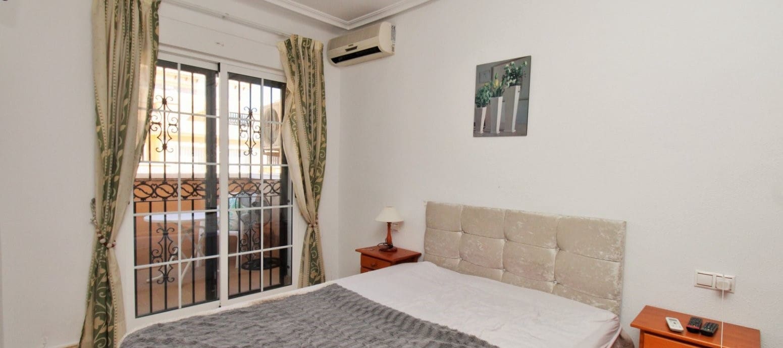 3 soveværelse Villa til salg i Playa Flamenca med swimmingpool garage - € 164.900 (Ref: 9210482)