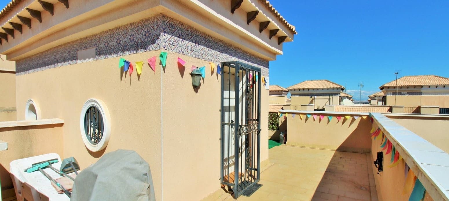 3 soveværelse Villa til salg i Playa Flamenca med swimmingpool garage - € 164.900 (Ref: 9210482)
