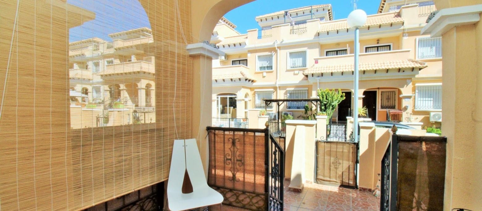 3 soveværelse Villa til salg i Playa Flamenca med swimmingpool garage - € 164.900 (Ref: 9210482)