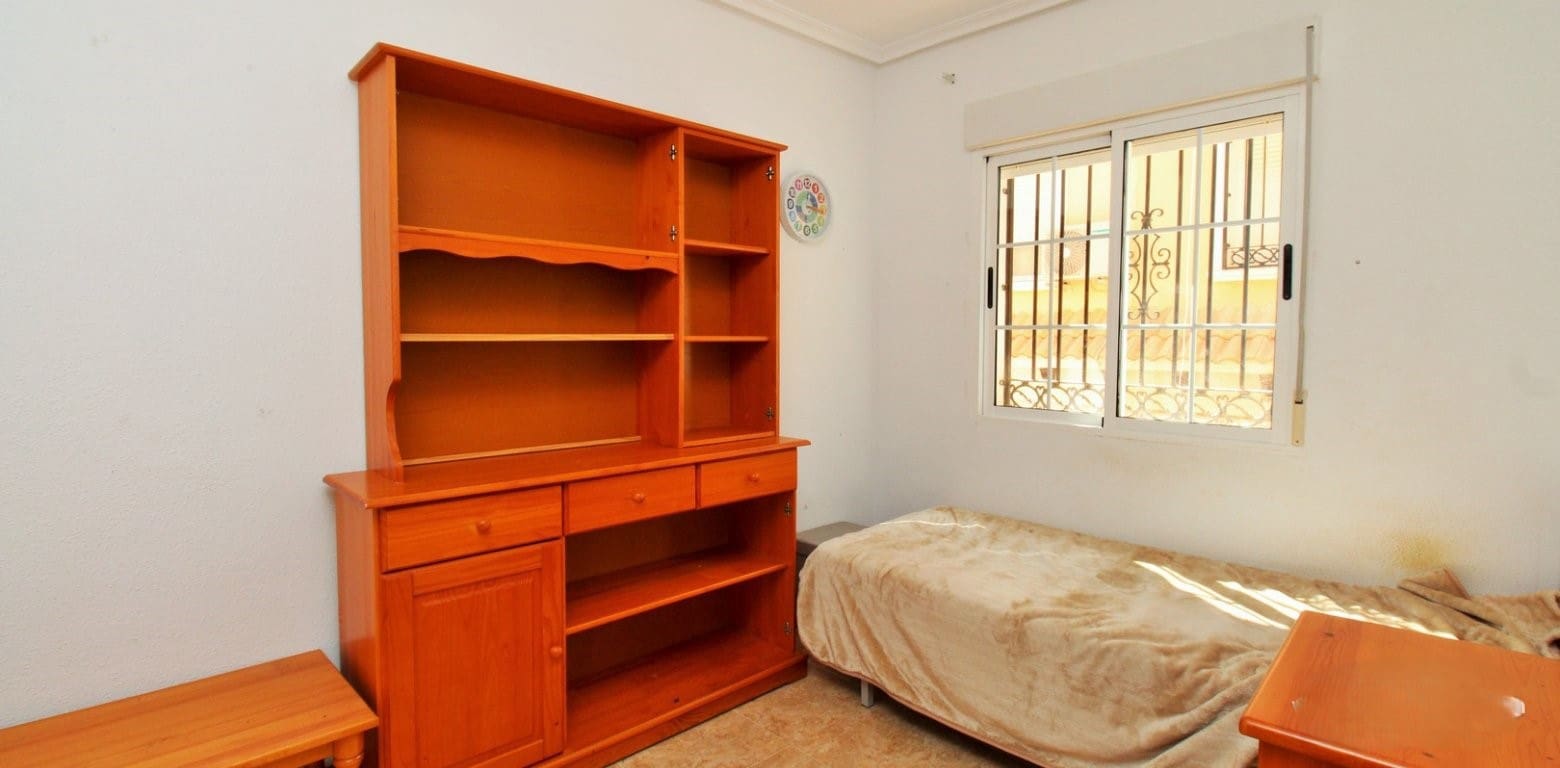 3 soveværelse Villa til salg i Playa Flamenca med swimmingpool garage - € 164.900 (Ref: 9210482)