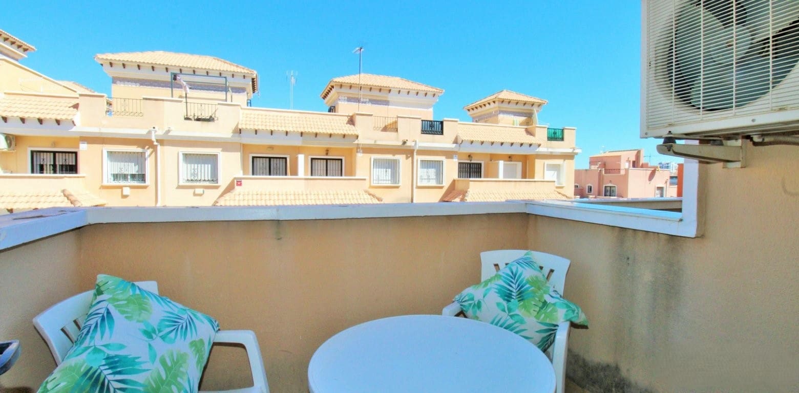 3 soveværelse Villa til salg i Playa Flamenca med swimmingpool garage - € 164.900 (Ref: 9210482)