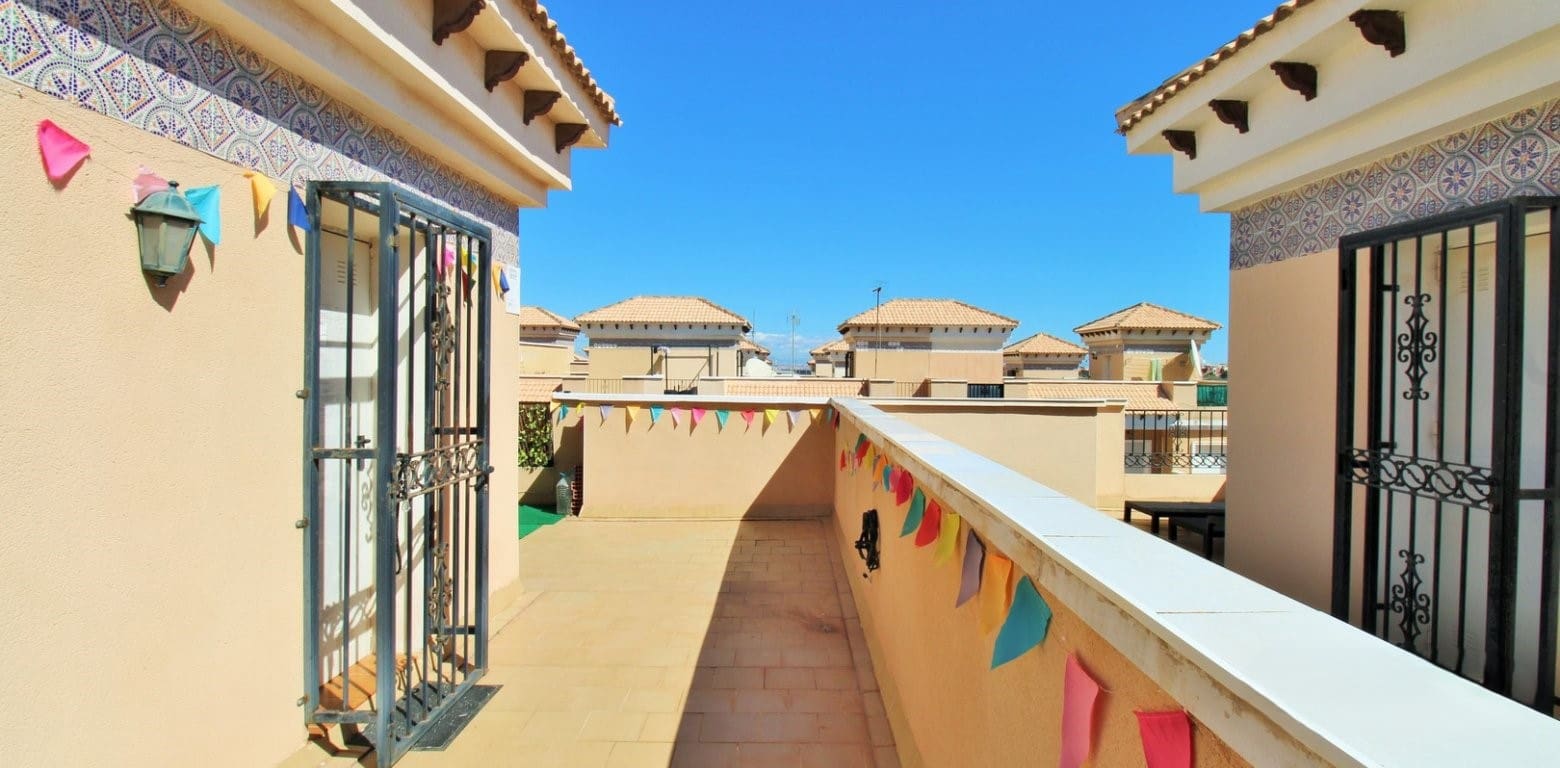 3 soveværelse Villa til salg i Playa Flamenca med swimmingpool garage - € 164.900 (Ref: 9210482)