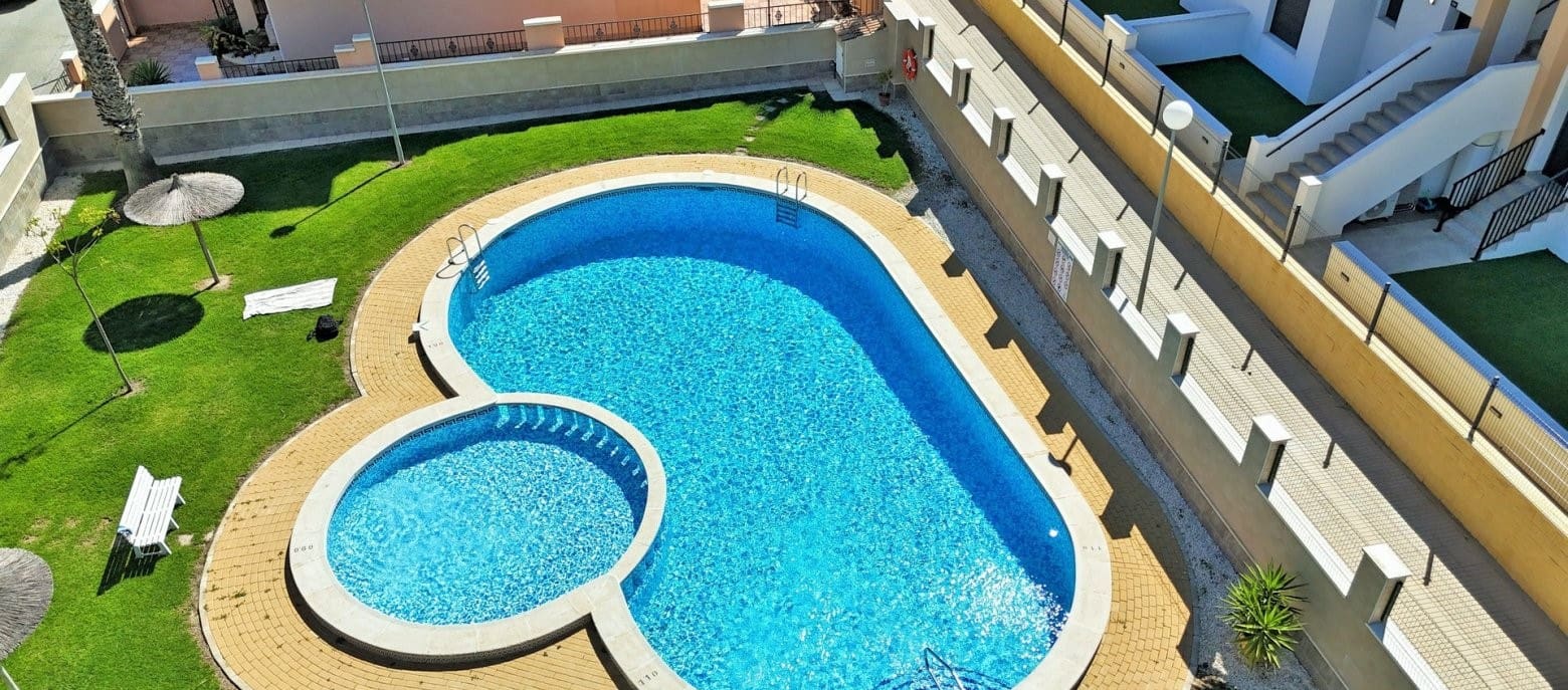 3 soveværelse Villa til salg i Playa Flamenca med swimmingpool garage - € 164.900 (Ref: 9210482)