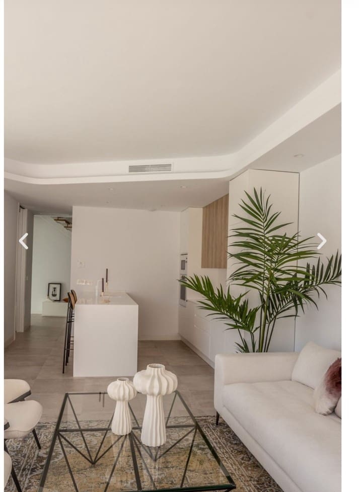 Chalet de 3 habitaciones en Playa Flamenca en venta con piscina garaje - 499.000 € (Ref: 9254161)