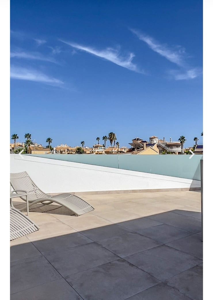 Chalet de 3 habitaciones en Playa Flamenca en venta con piscina garaje - 499.000 € (Ref: 9254161)