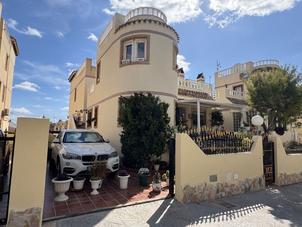 3 soverom Villa til salgs i Playa Flamenca med svømmebasseng garasje - € 229 995 (Ref: 9265058)